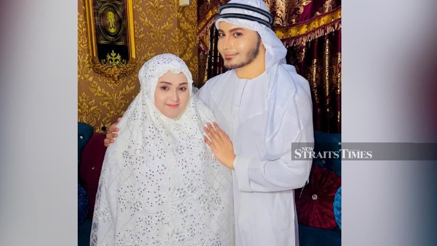  Influencer and entrepreneur Syed Muhammad Syah Hasif Syed Othman has taken advice given by Penang Mufti about his the RM12,000 telekung he gifted his wife, in his stride. Pic taken from Ihsan Syed Muhammad Syah Hasif Syed Othman’s social media