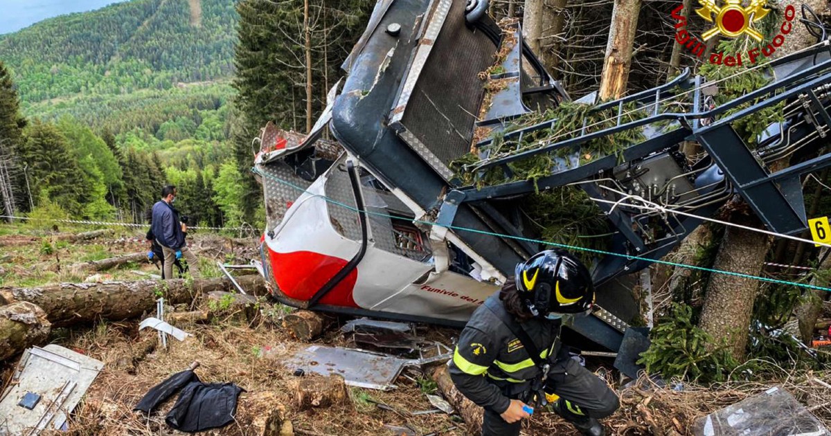 Italian Cable Car Accident Kills 13 People