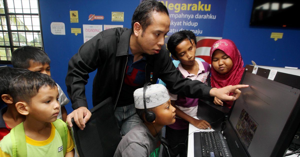 12MP - Move To Bridge Digital Gap Between Urban, Rural Malaysia | New ...