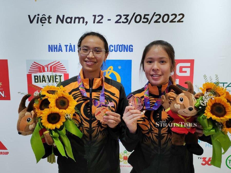 Syazwani-Gillian spark bowling campaign into life by winning bronze ...