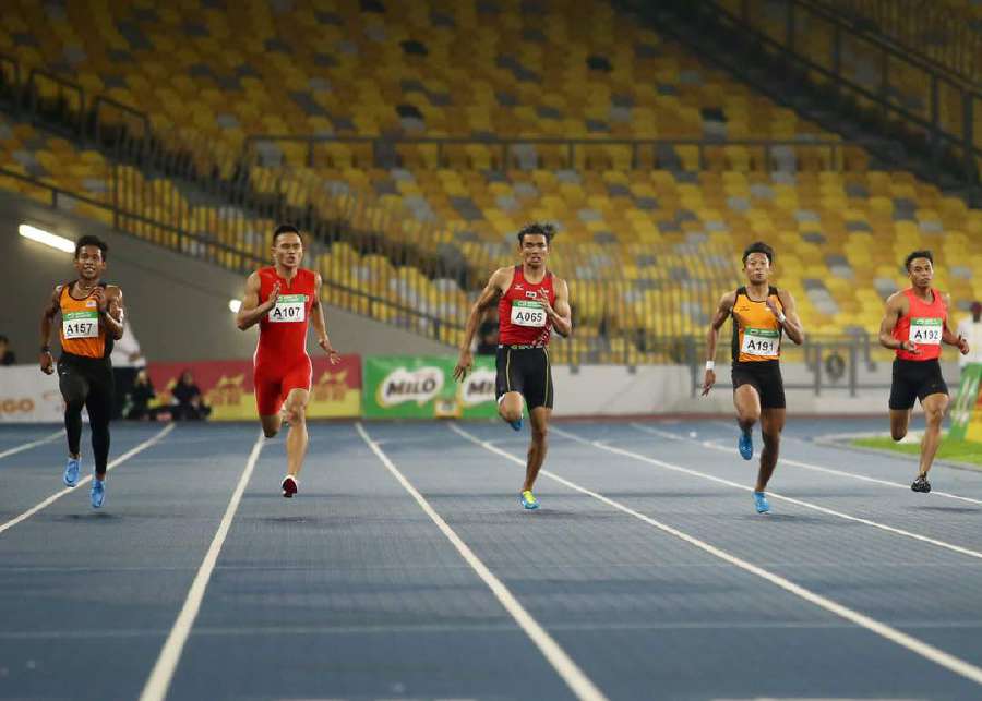onathan Nyepa (2nd from left) wins the men’s 200m event at the Malaysian Open Athletics championships, held at the National Stadium. Pic by MOHD KHAIRUL HELMY MOHD DIN