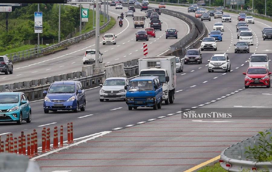 Those spending long hours in vehicles every day face health-related risks, even the possibility of premature deaths, from exposure to outdoor air pollutants. - NSTP/ASYRAF HAMZAH
