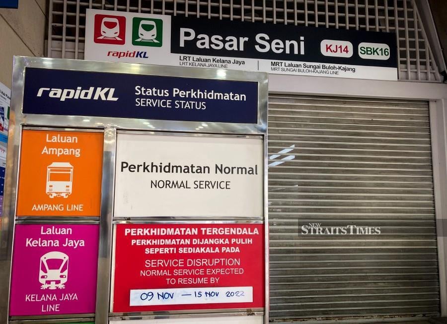 A notice is posted at the entrance of LRT Pasar Seni to inform commuters on the disruption. -NSTP/ASWADI ALIAS.