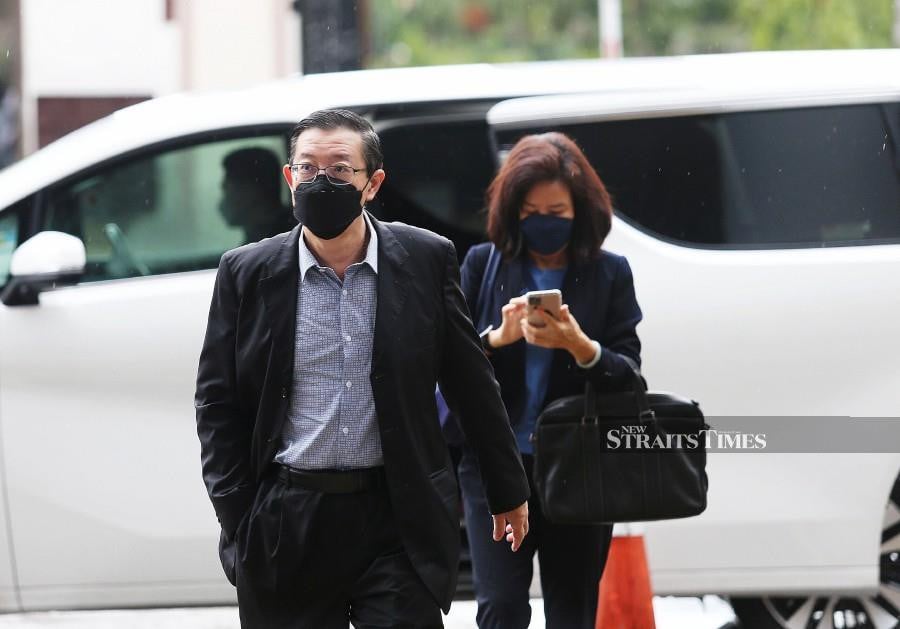  Lim Guan Eng arrives at the court in Kuala Lumpur, ahead of the trial. -NSTP/SAIFULLIZAN TAMADI.