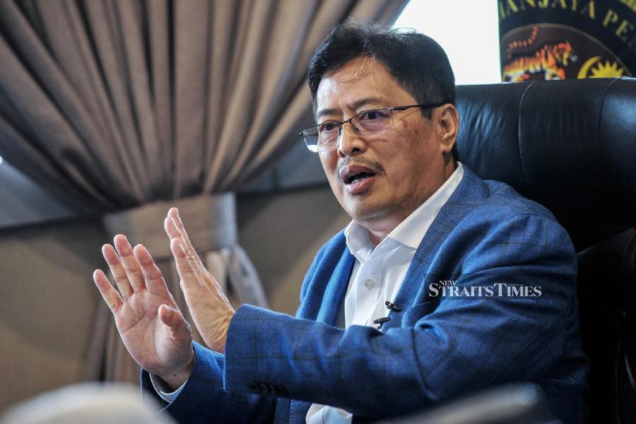 Malaysian Anti-Corruption Commission (MACC) chief commissioner Tan Sri Azam Baki says the agency is ready to meet and explain to the ministry on the ignored misconduct reports. -NSTP/AIZUDDIN SAAD