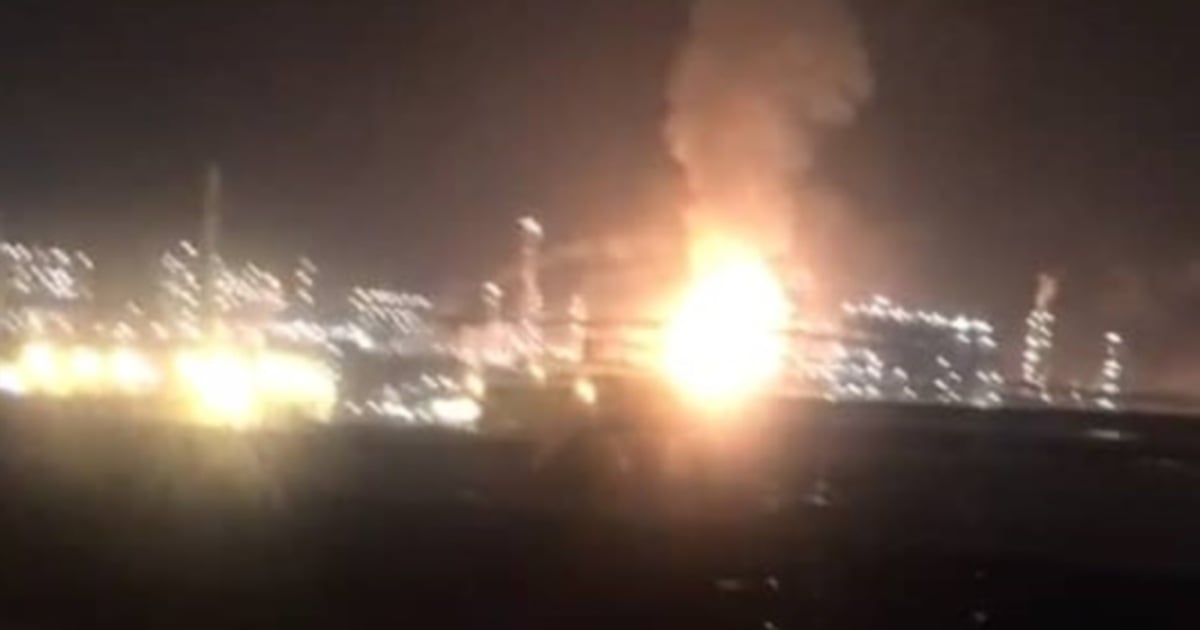 Two hurt in massive blast, fire at Petronas's Rapid in Pengerang [NSTTV ...