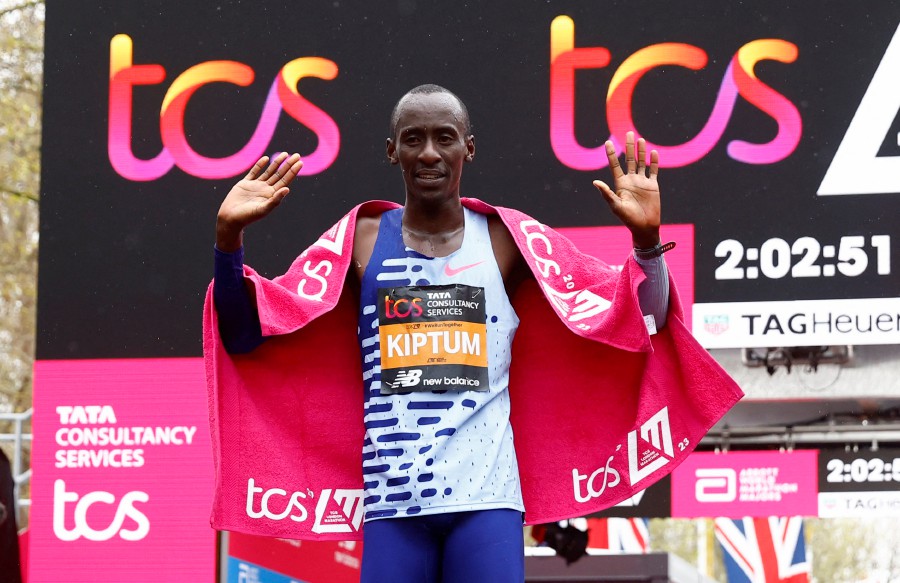 Kiptum wins men s London Marathon in second fastest time in history