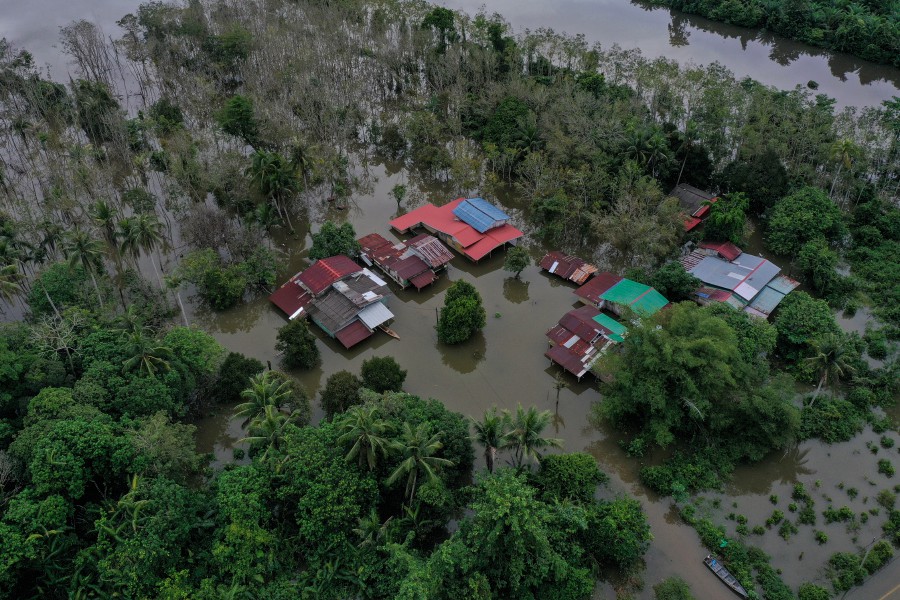 An aerial view of the floods in Kampung Tersang, Rantau Panjang, following heavy rain. - BERNAMA PIC
