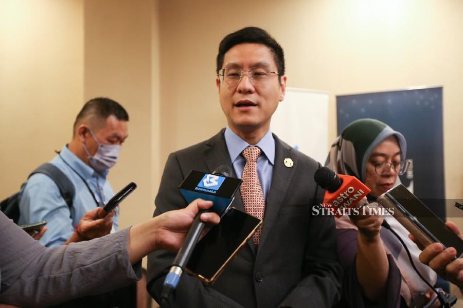 Penang State Infrastructure Committee chairman Zairil Khir Johari speaks to the press during a press conference in George Town, Penang. -NSTP/MIKAIL ONG