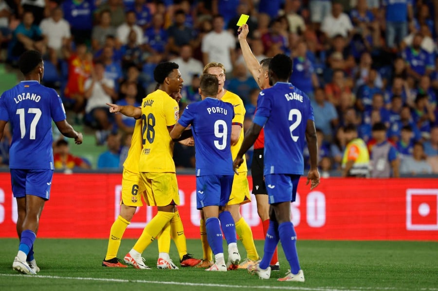 Leandro Trossard at the double as Gunners down Barcelona in Los Angeles