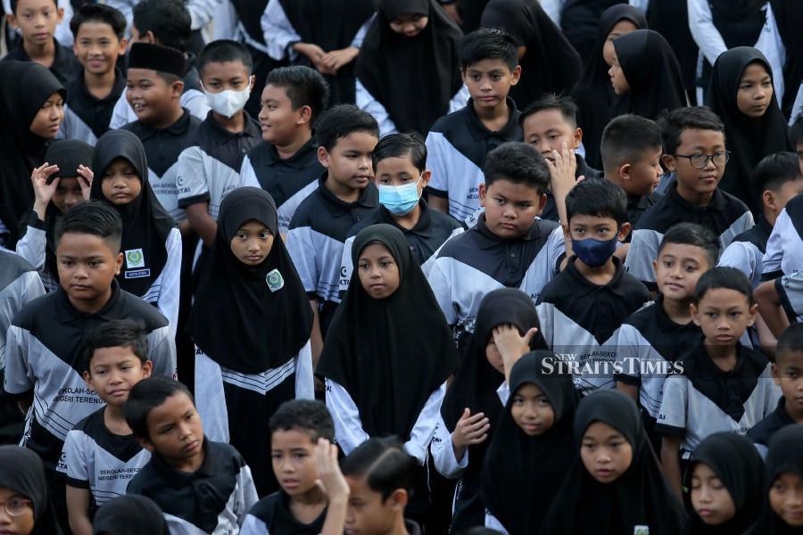 A general view of Sekolah Kebangsaan Tengku Ampuan Intan students attending the first day of school in Hulu Terengganu. -NSTP/GHAZALI KORI