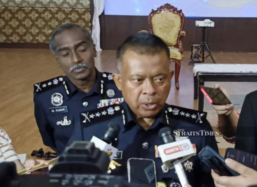 Johor police chief Commissioner Datuk Kamarul Zaman Mamat. - NSTP file pic