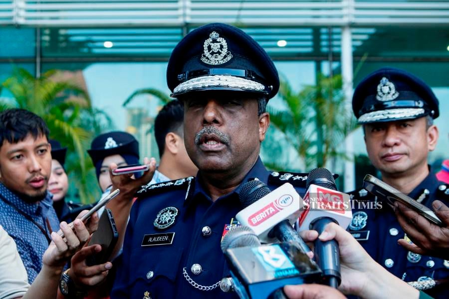 Kuala Lumpur Police Chief Datuk Allaudeen Abdul Majid said there were no untoward incidents during the procession which started in front of the Menara Tabung Haji on Jalan Tun Razak and ended at Padang Merbok on Jalan Parlimen. NSTP/AIZUDDIN SAAD