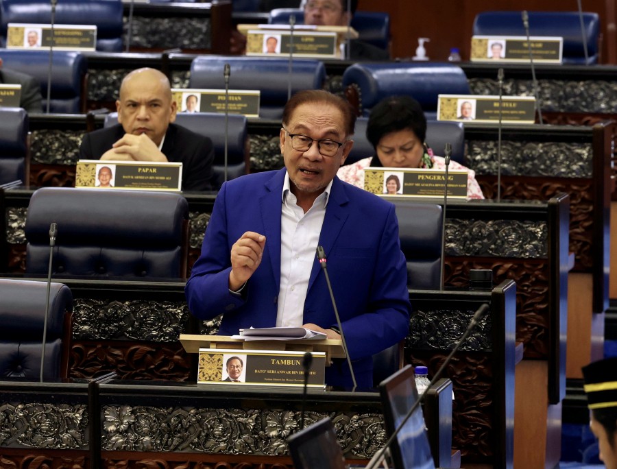 Prime Minister Datuk Seri Anwar Ibrahim speaking during the Dewan Rakyat sitting in Kuala Lumpur today. - BERNAMA PIC