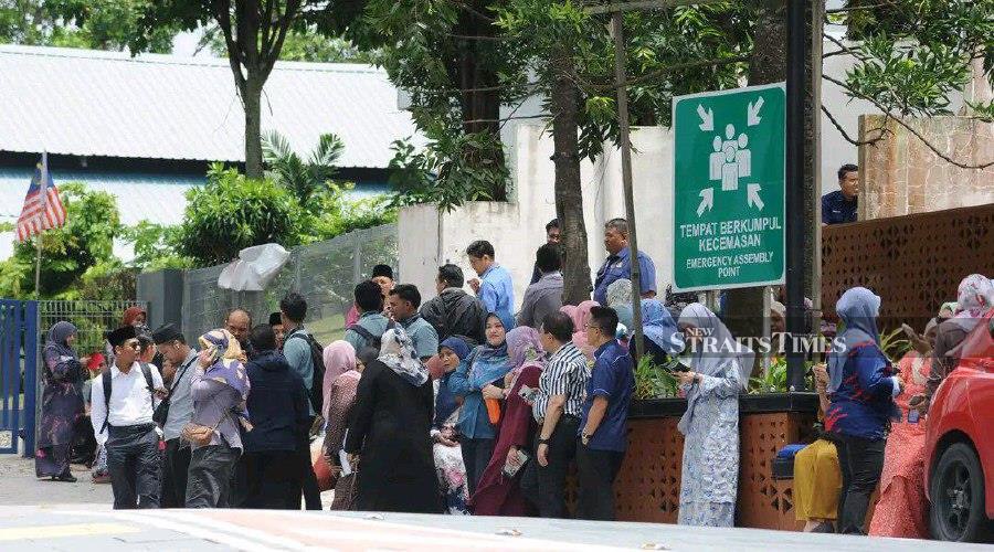 This image sourced from social media shows Johor Baru City Council (MBJB) evacuated following the bomb threat at the MBJB Tower in Bukit Senyum.