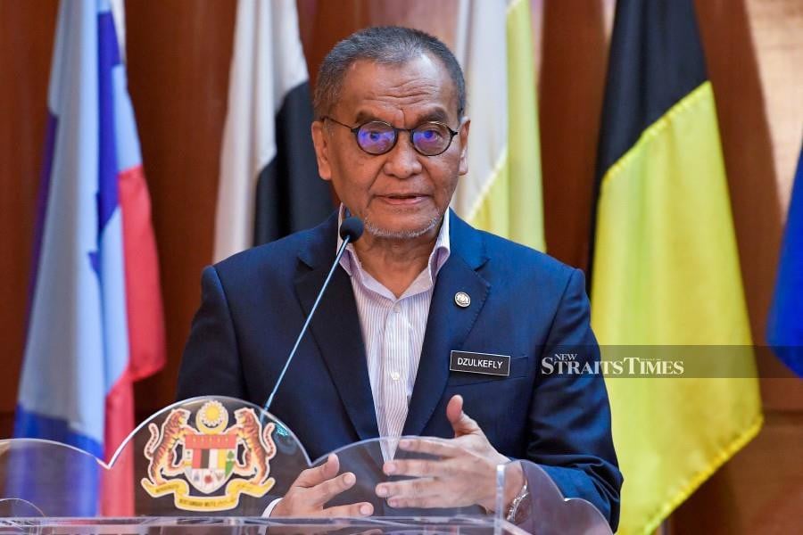Health Minister Datuk Seri Dr Dzulkefly Ahmad said he and the ministry’s top leadership were monitoring the situation closely. - BERNAMA PIC