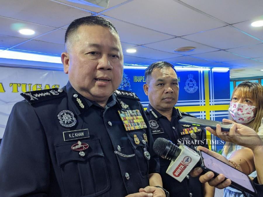 Penang police chief Datuk Khaw Kok speaking to reporters in George Town. -NSTP/FOTO ZUHAINY ZULKIFFLI