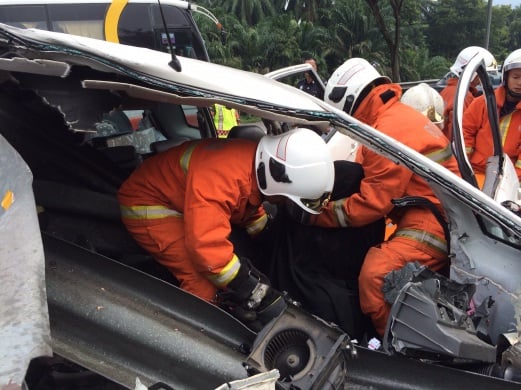 4 siblings left orphaned in Elite highway accident | New Straits Times ...