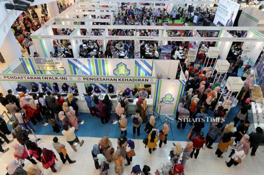 malaysia-s-job-market-to-strengthen-from-q4-on-domestic-demand-borders