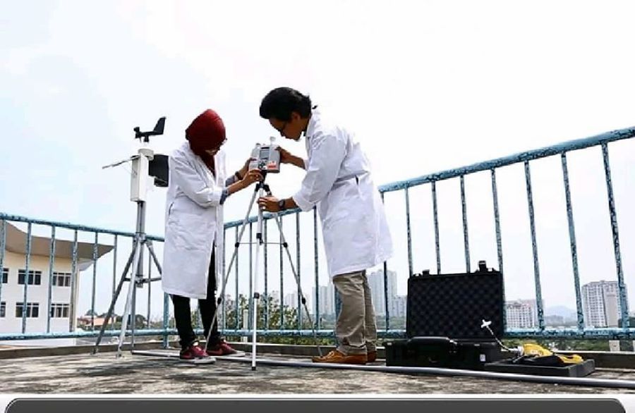 Air quality monitoring at the School of Industrial Technology USM. — photo courtesy of USM’s School of Industrial Technology
