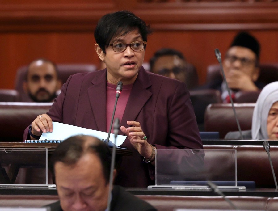 The lawyer appointed by Malaysia to handle the Sulu claimants’ dispute is confident that the country has a strong chance of prevailing based on facts and evidence that clearly sides with Malaysia, said Minister in the Prime Minister’s Department (Law and Institutional Reform), Datuk Seri Azalina Othman Said. -BERNAMA file pic