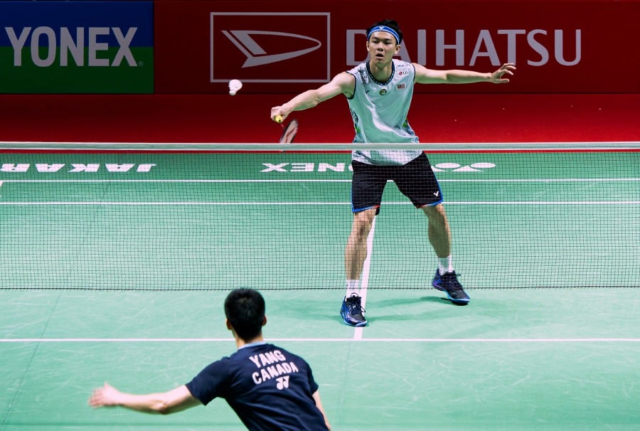 Lee Zii Jia in action against Brian Yang at the Indonesia Masters in Istora Senayan. - BERNAMA PIC