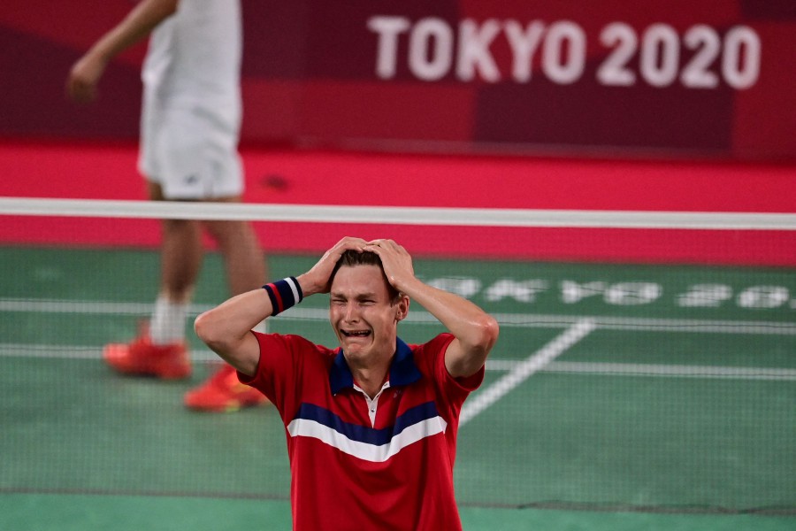 Denmark's Axelsen Wins Olympic Badminton Gold | New Straits Times ...