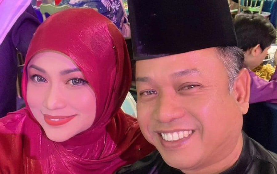 Ezlynn, whose real name is Azline Ariffin, 42, said her status has also changed to the first wife after Wan Hafizam divorced his two previous wives. FILE PIC