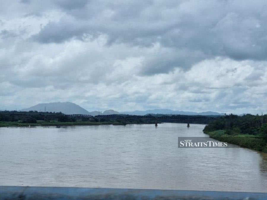 Golok River Breaches Danger Level, More Victims Evacuated | New Straits ...