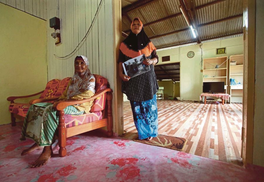 Kg Kuala Pahang Folk Overjoyed Over Newly Refurbished Homes