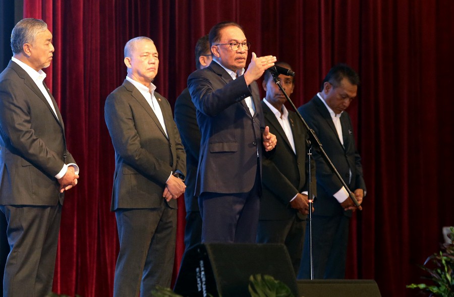 The Prime Minister explained that various factors were considered during the Pardons Board meeting, including Najib’s role, life journey, contributions to his family, prison life, services, and contributions to the community. - NSTP/MOHD FADLI HAMZAH