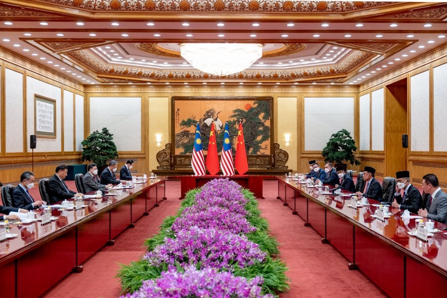 Prime Minister Anwar smiled with agreement when hearing President Xi Jinping quote the famous Confucius saying of “Zheng Zhe Zheng Ye (To govern means to rectify)” in their talk. (SADIQ ASYRAF/Prime Minister’s Office of Malaysia)