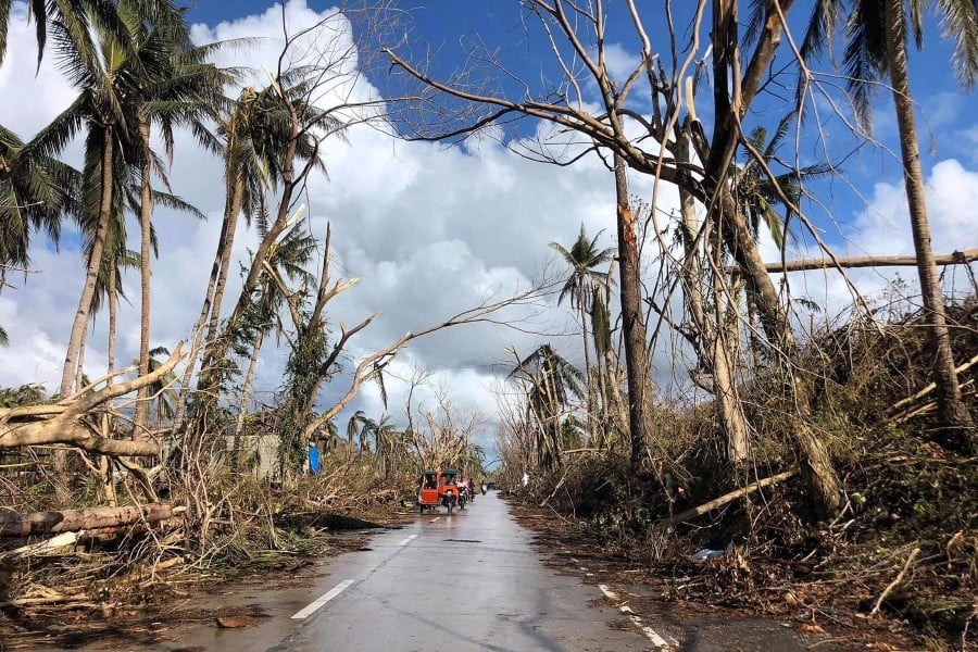 Troops Race To Deliver Aid To Philippine Typhoon Survivors, At Least ...