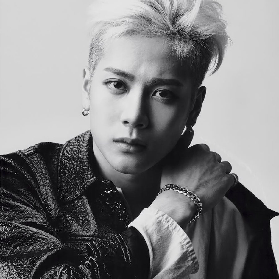 Got7 Member Jackson Gets Quite The Attention At The Mtv Ema 17