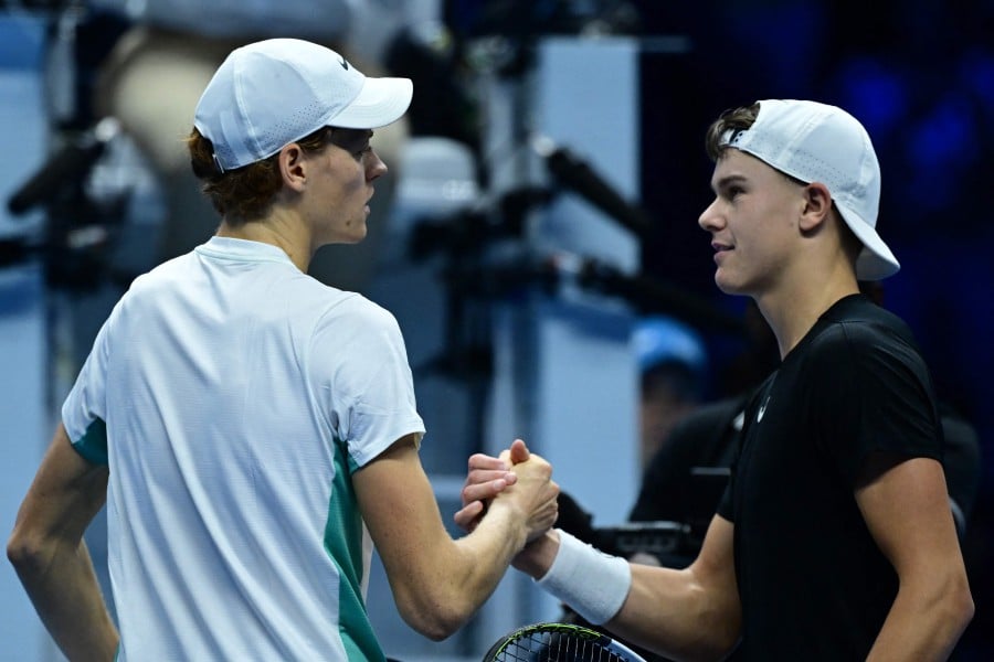 Jannik Sinner becomes first Italian to reach ATP Finals semis