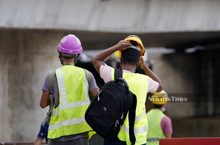 Foreign workers in Kuala Lumpur. - NSTP/EFFENDY RASHID