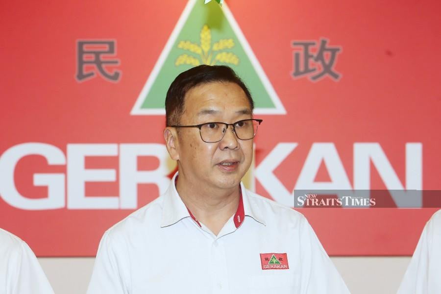 Gerakan president Datuk Dr Dominic Lau has been told by MCA not to make statements which can create friction among Barisan Nasional component parties. His party’s information chief Wendy Subramaniam, however, says the offer for MCA to join Perikatan Nasional was because Gerakan wanted its former ally to be in a coalition that valued it. NSTP file pic