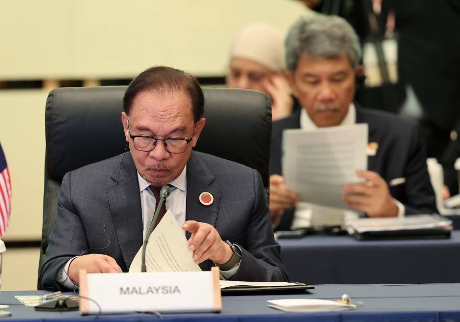 Prime Minister Datuk Seri Anwar Ibrahim attends the Asean-Japan Commemorative Summit in Tokyo. - BERNAMA PIC