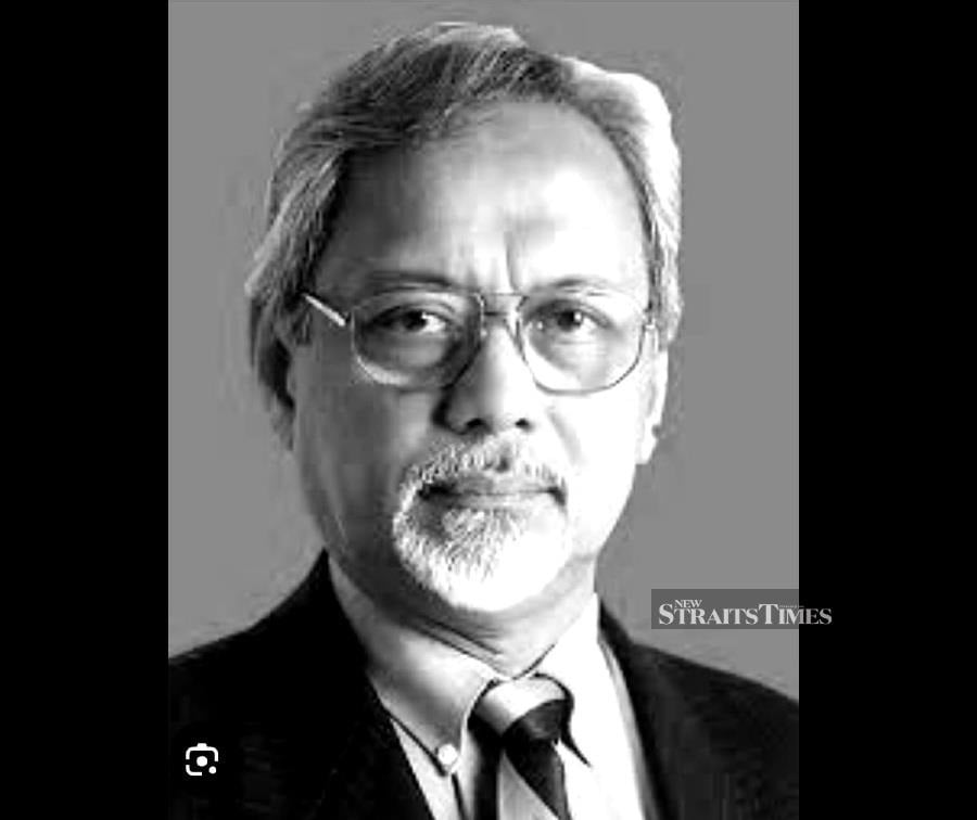 Former senator and Dewan Bahasa dan Pustaka (DBP) director-general Datuk Dr Firdaus Abdullah has died earlier this morning. - Pic credit Facebook/Saleeh Rahamad