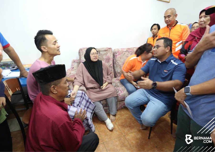 Gombak fire victims receive RM1,000 aid from state govt | New Straits ...