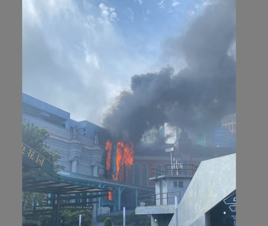 Fire at a indoor theme park at Genting Highlands. -- Pic courtesy of Fire and Rescue Dept