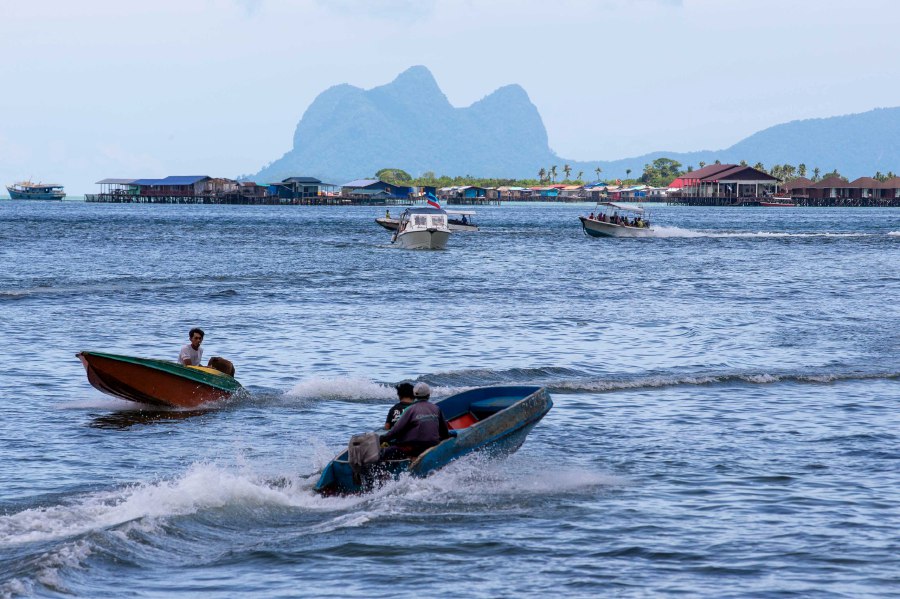 Despite efforts by local authorities and conservation organisations to curb this destructive practice, fish bombing remains prevalent, posing a grave threat to marine biodiversity and the sustainability of Semporna’s marine tourism industry.