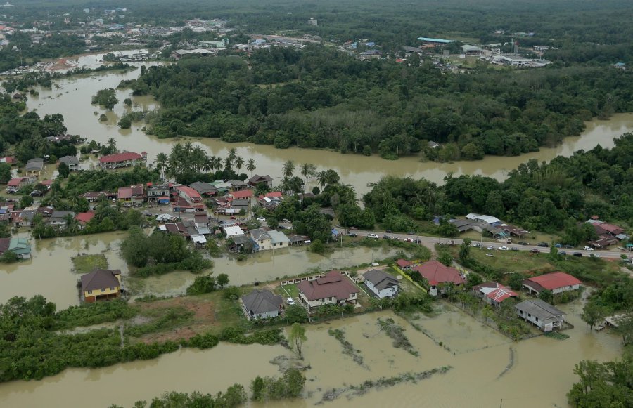 Kelantan floods: Relief centres in 2 districts closed, numbers jump in ...