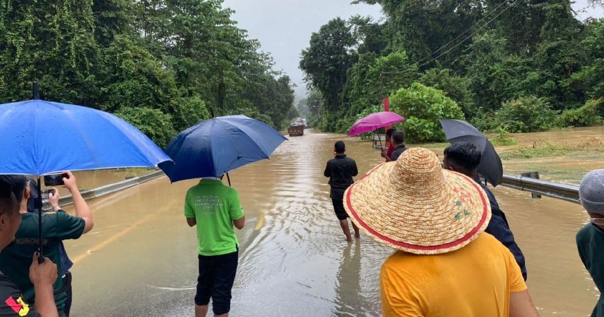 3 Flood Evacuation Centres Opened In Jerantut Several Main Routes Closed New Straits Times