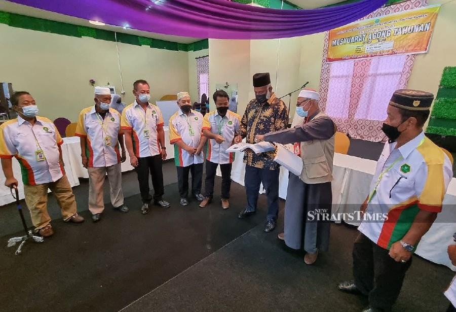 Its patron Datuk Shahul Hamid Abdul Rahim said the families and relatives of the 30,000 Malaysians who died in Thailand during the Japanese Occupation, had been waiting for the payments for nearly 60 years. - NSTP/ SHARIFAH MAHSINAH ABDULLAH