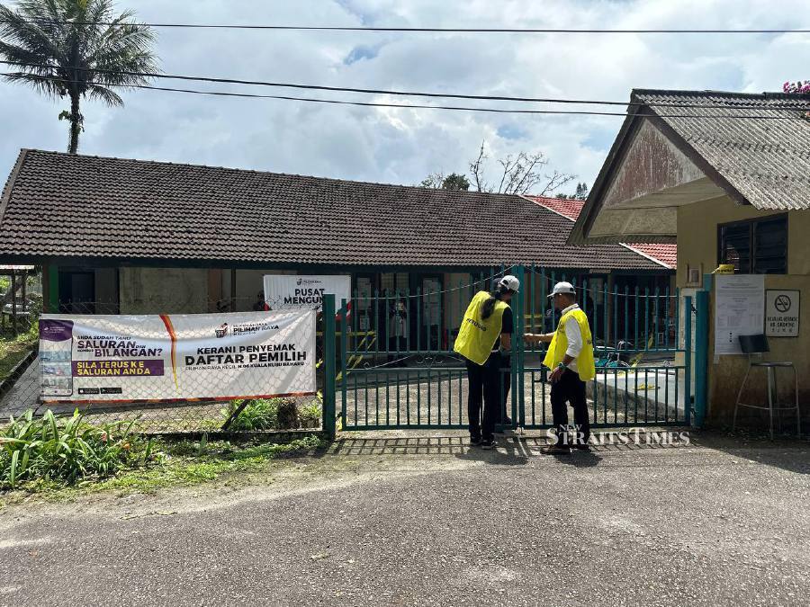 The constituency’s farthest, smallest and highest polling centre in terms of altitude, SJKC Bukit Fraser, closed at 2pm. 