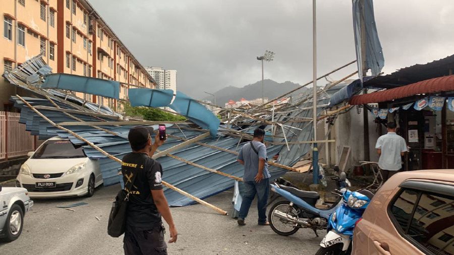 food-court-roof-blown-away-trees-uprooted-in-freak-storm-new-straits