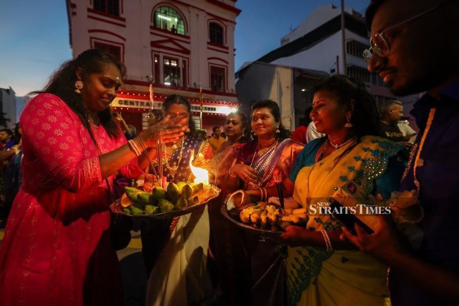 An estimated 100,000 devotees celebrated Thaipusam in Penang, as seen in this picture taken at the Sri Arulmigu Balathandayuthabani Temple in George Town. - BERNAMA PIC