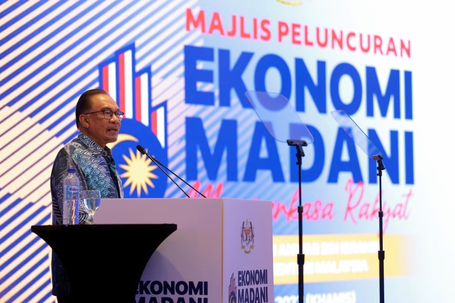 Prime Minister Datuk Seri Anwar Ibrahim says the main focus is on economic restructuring towards making Malaysia an economic leader in Asia. - BERNAMA PIC