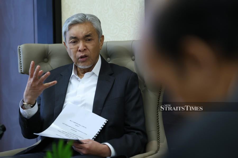 Datuk Seri Dr Ahmad Zahid Hamidi wants the country's agriculture sector to increase their minimum wage to attract local workers, thereby avoiding dependence on foreign labour.